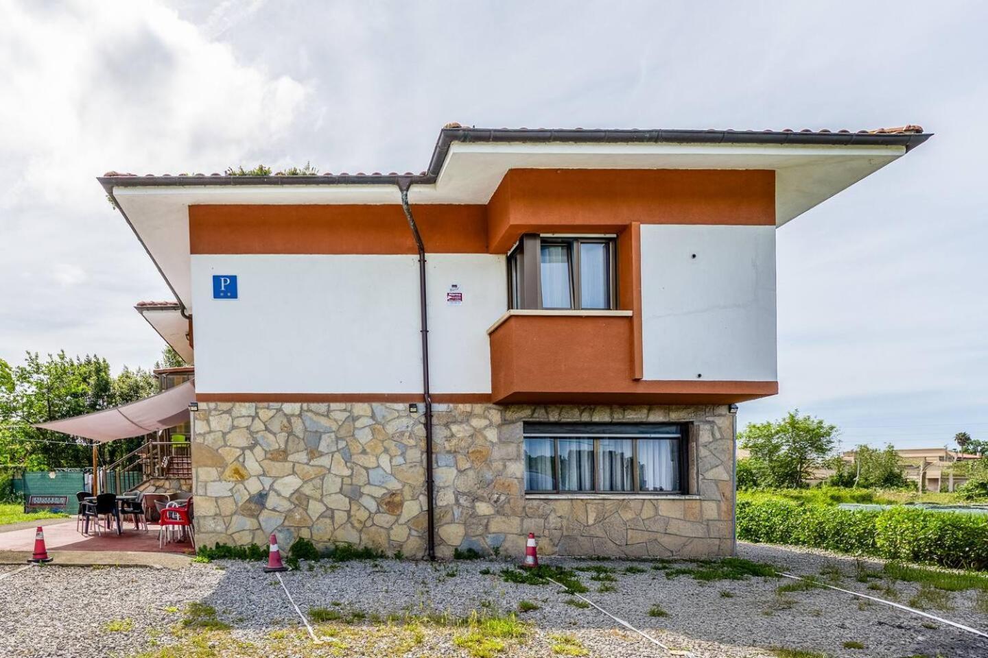 Family House Gijon Villa Bagian luar foto